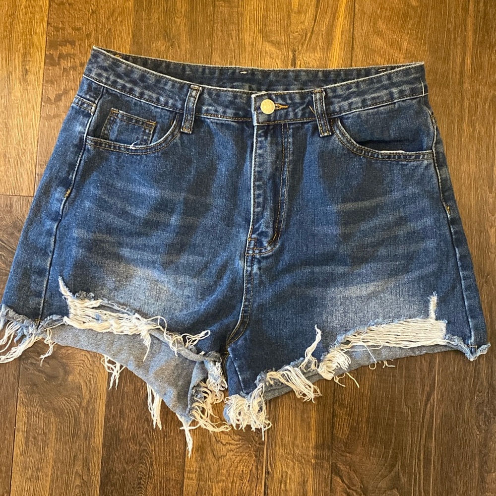 Cut off shorts